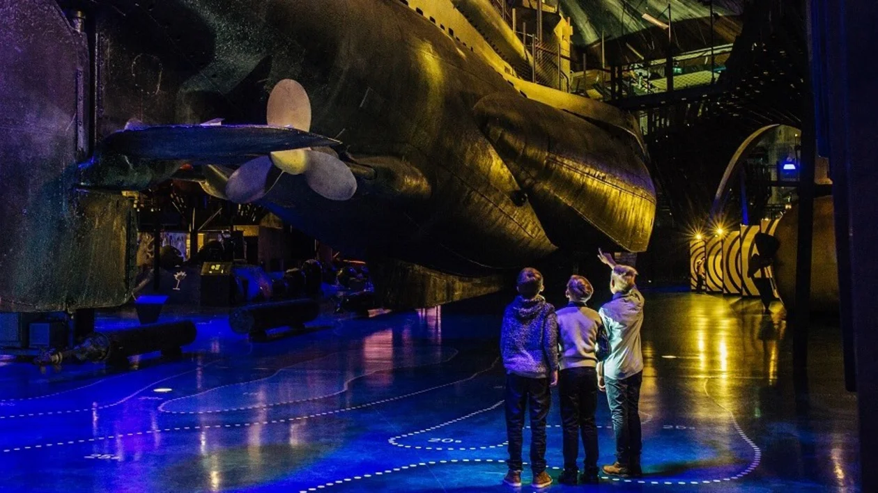 Seaplane Harbour submarine_Aron Urb-M