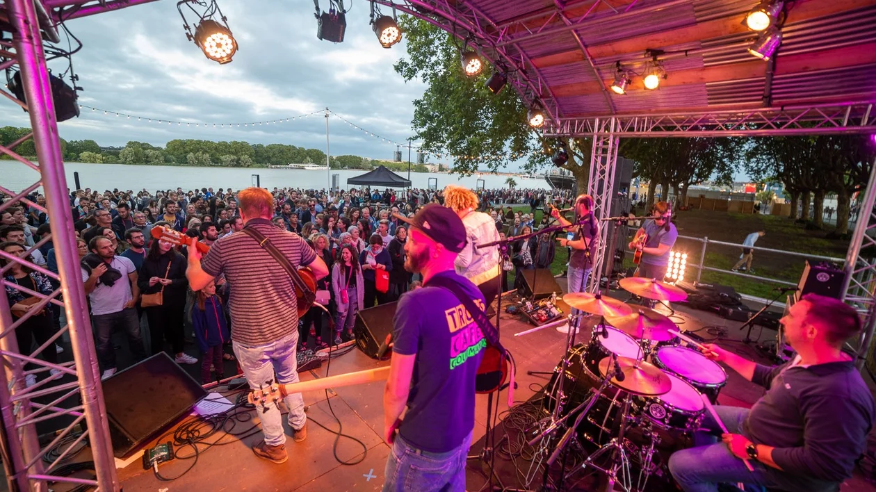Community Spirit in Bordeaux © Vincent Bengold