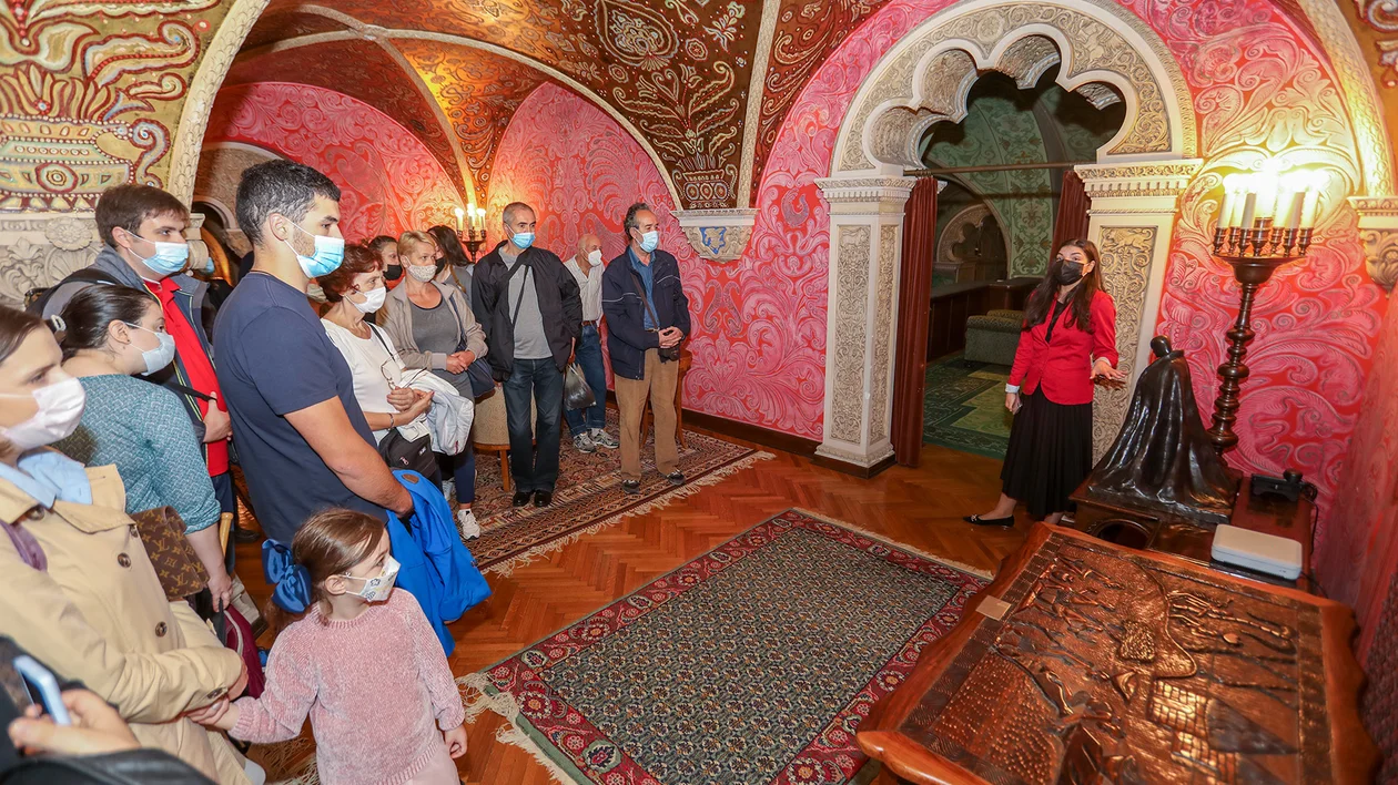 The Royal Palace-Tour