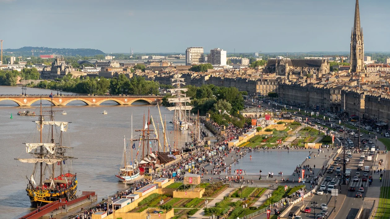 Wine Festival in Bordeaux © Vincent Bengold