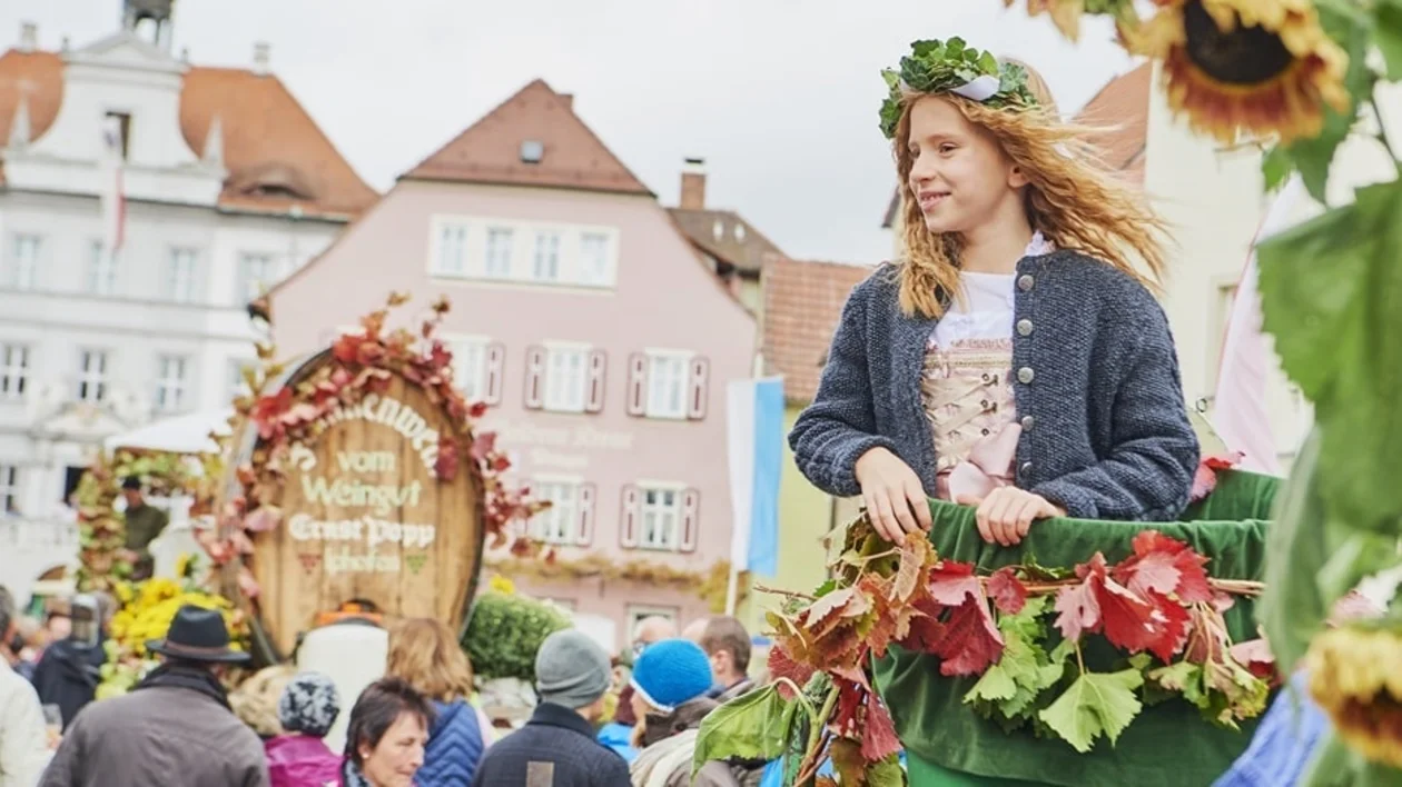 Iphofen: Feierliches Einholen der letzten Fuhre, Germany