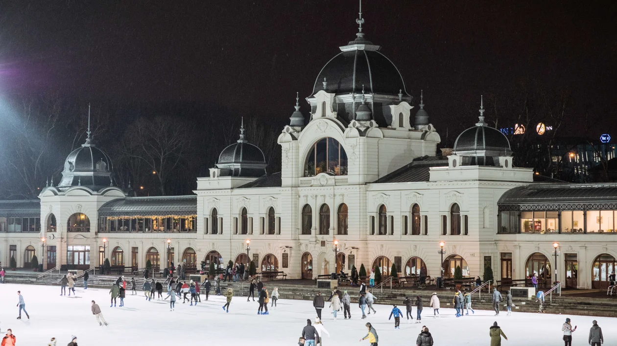 City Park-ice skating © Hungarian Tourism Agency