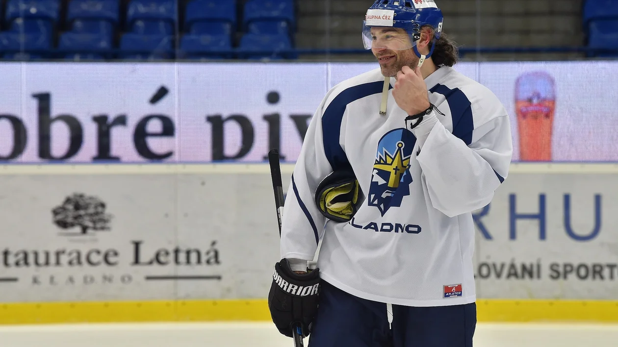 Jaromír Jágr playing for Rytíři Kladno ice hockey club © Shutterstock.com Jakub88