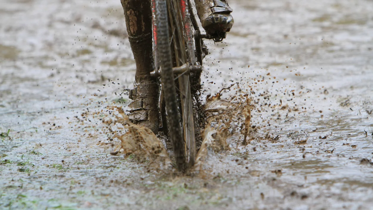 Cyclocross: the muddier the merrier. © Janet Hill