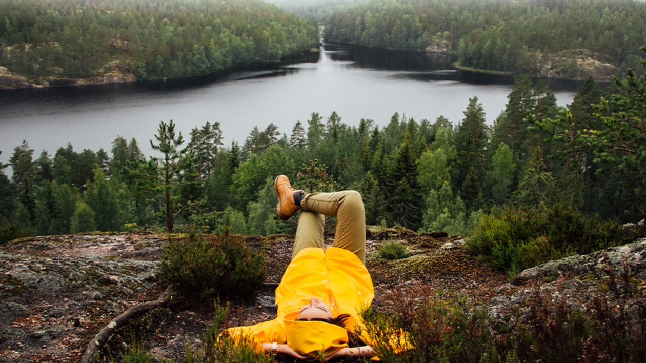 One major goal of establishing Finland’s national parks was to give everyone the opportunity to relax and enjoy nature. Experience it yourself! © Julia Kivelä