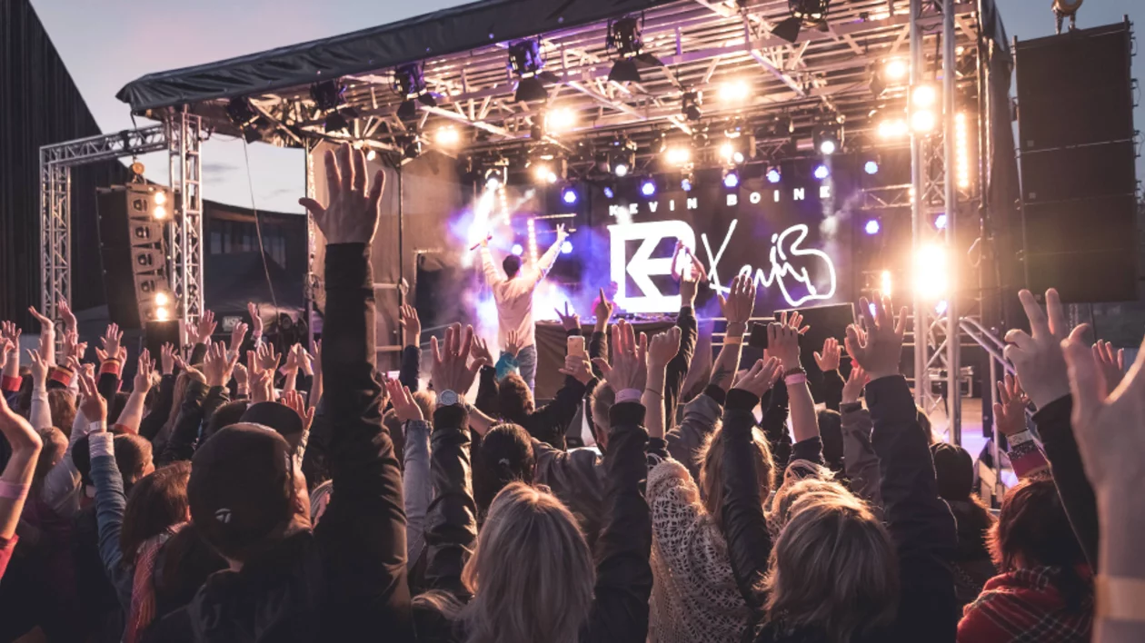 Enjoy indigenous sounds under the glow of the Finnish midnight sun at Ijahis Idja in Finnish Lapland.