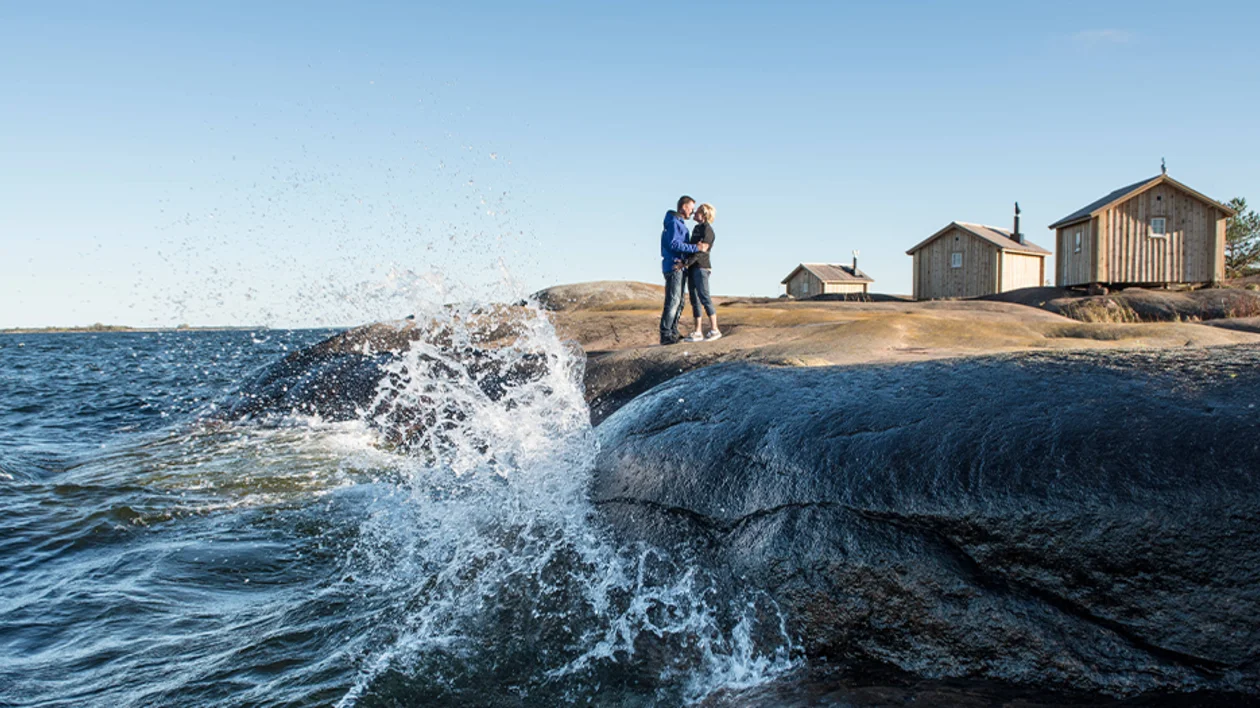 The Åland islands offer great adventures – whether relaxing along the seaside or actively exploring the scenery by bike, foot, or boat.