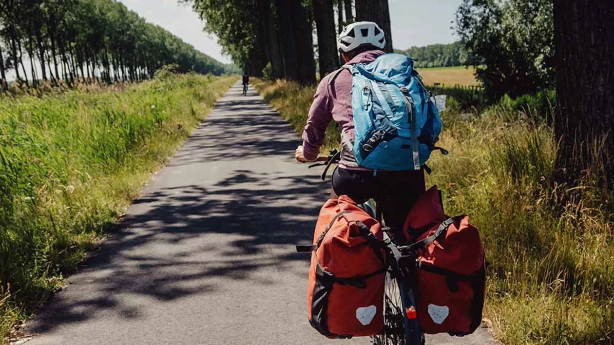 Cyclist on the Flanders' cycling routes, Belgium