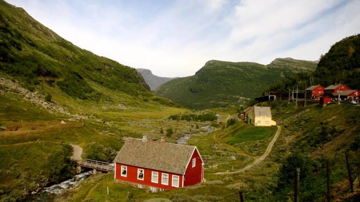 Views have picturesque landscape are the ones you find on the Oslo-Bergen line. 