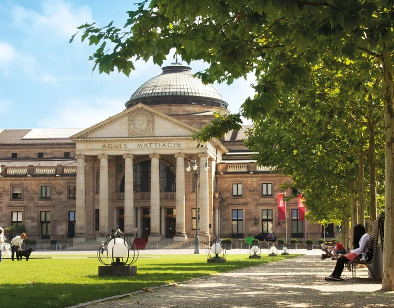 Wiesbaden thermal town