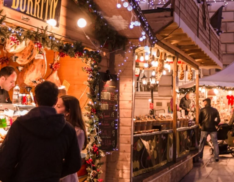 Belfast Continental Christmas Market, Belfast ©Tourism Ireland.