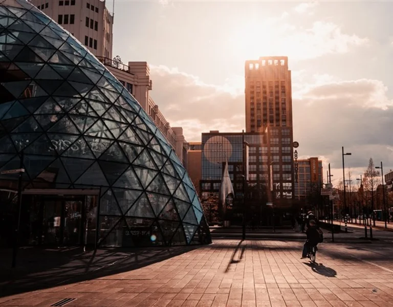 Stunning architecture in Rotterdam. @ Ernst Wagensveld