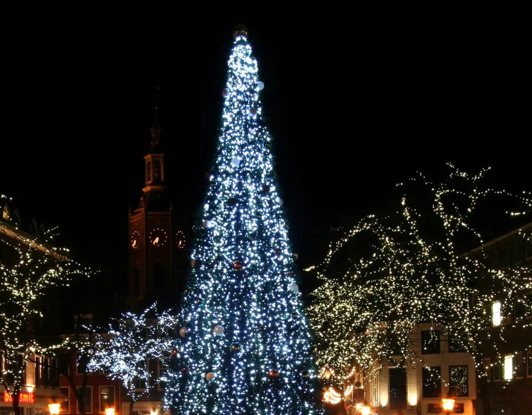 Christmas Tree on a town square in The Hague, Holland. ©jan kranendonk/Shutterstock.com