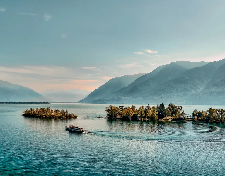 Isola Grande and Isola Piccola true gems, where visitors can relax in enchanting natural surroundings.