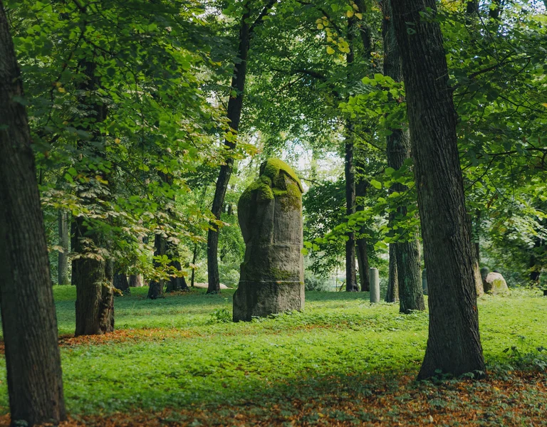 The Great Cemetery in Riga surrounded by a green background.