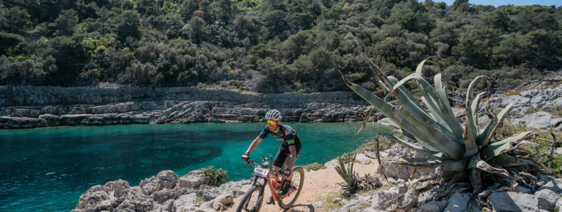 Island Race that passes by stunning beaches