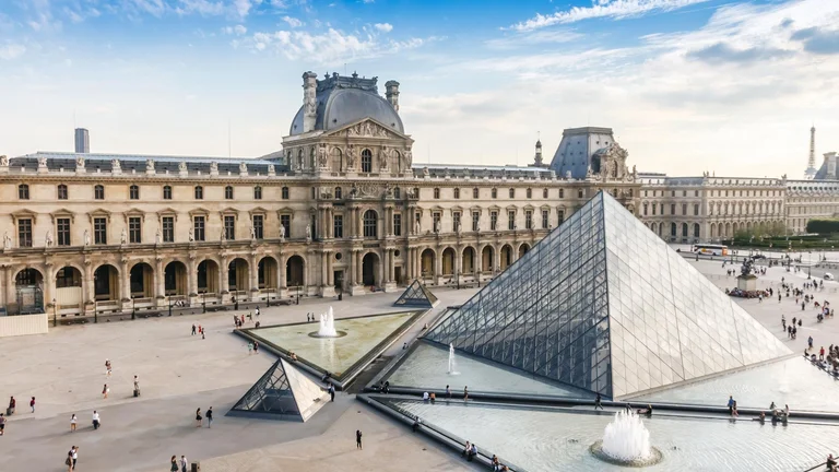 Louvre, Paris
