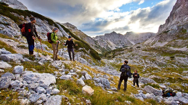 F008616-julijske_alpe_velska_dolina_pohodnistvo_jost_gantar_2_orig_jpg-photo-m