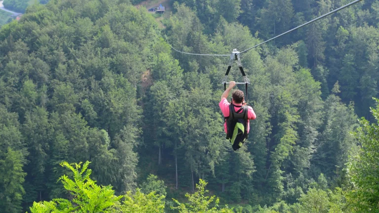 Zip line Ljubiš © NTO Serbia