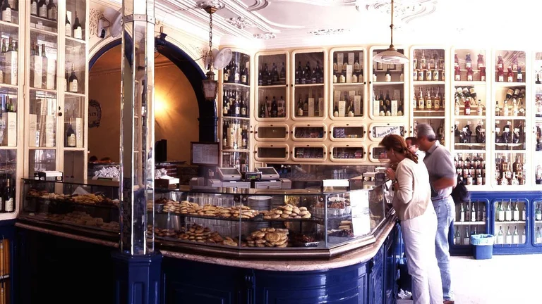 Visit the source of exquisite traditional pastry: Fábrica Pastéis de Belem, Lisbon