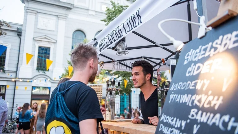 Check out the Street Food Park in front of the Old Market Hall, with stalls offering popular local classics and exotic newcomers. Even the most discerning vegan, gluten-free or lactose-free palate will be satisfied