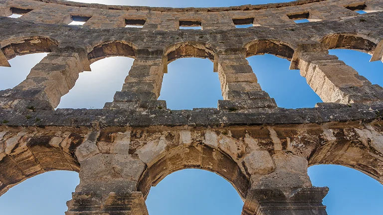 Three stories wall, Arena, Pula, Croatia
