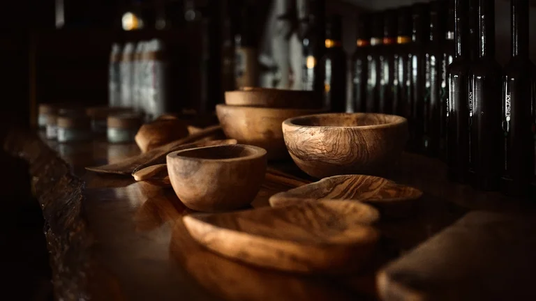 Skilled hands make the famous and useful woodenware.