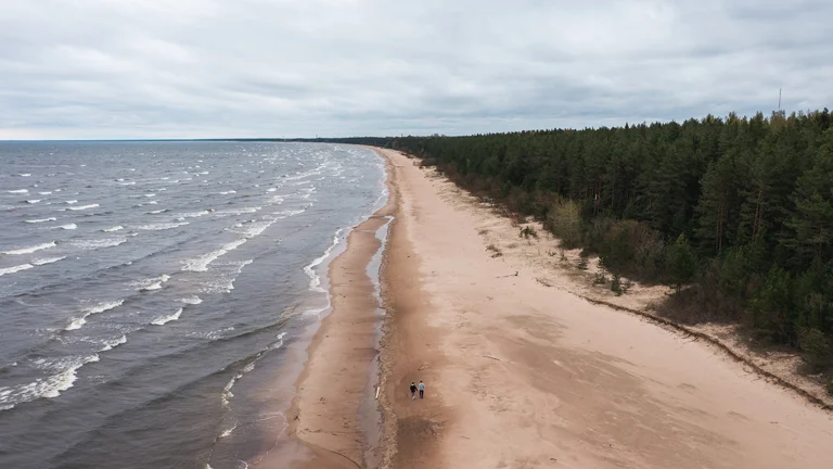 Stroll to your heart's content on Narva-Jõesuu’s long sandy beach, perfect in any season.