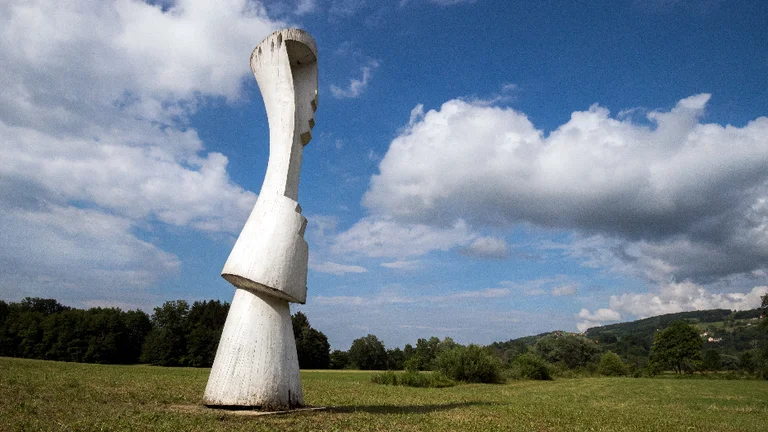 Enjoy outdoor art, such as the Forma Viva, during restful wanderings through parks.