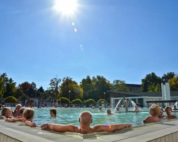 Relaxing in Hódmezővásárhely Spa in Hungary
