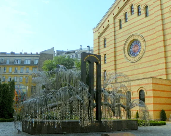 Dohány-Street-Synagogue-Comple