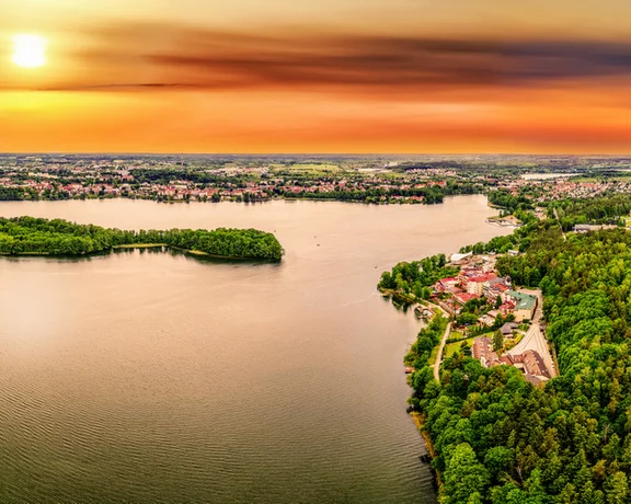 Wieczór w Mrągowie na Mazurach