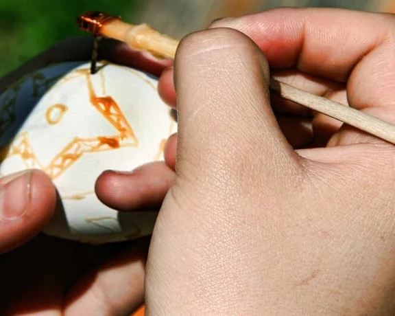 Experiencing traditional crafts