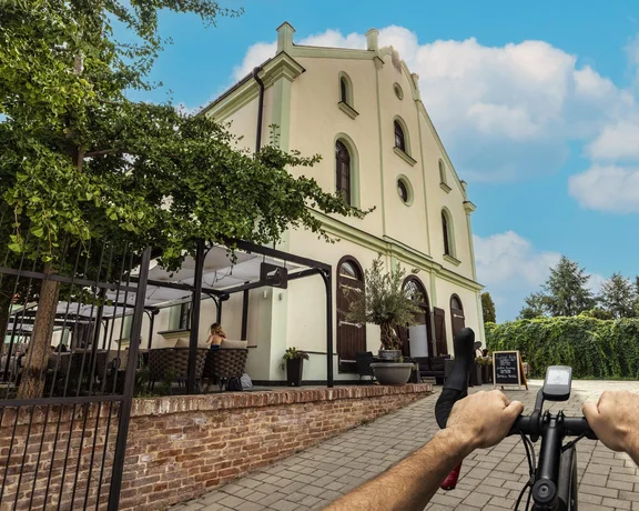 Don't be fooled by Synagogue Café's modestly inconspicuous facade! Once you step inside, it's like you are transported to a different world