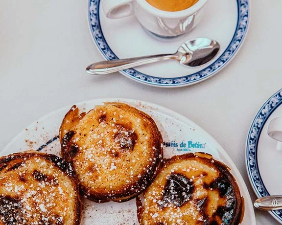Coffee with Pastel de Nata: irresistible!