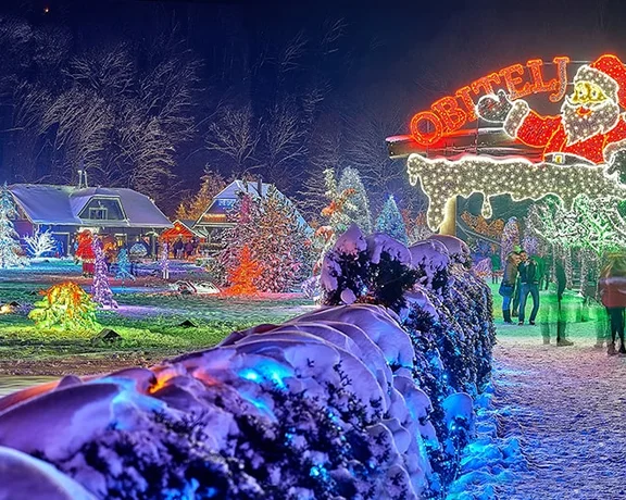 See an unforgettable home Christmas light display: Salaj Land, Bjelovar - Bilogora County, Croatia