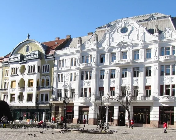 Victoria Square, Romania