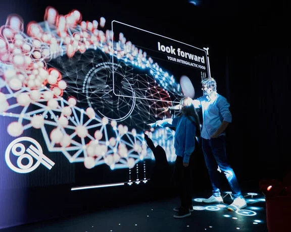 Get your UNESCO Creative City adventure off to a great start at the modern Infopoint Centre in the historic Town Hall on the Main street. Explore its multimedia room, pick up handy city maps and buy original art souvenirs