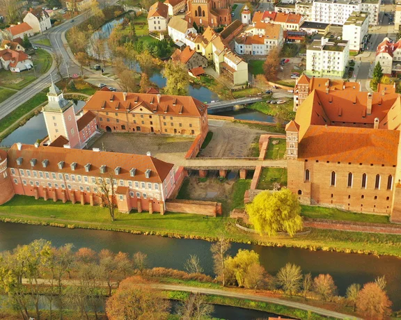 Understand the power clerics had at Lidzbark Warmiński, the Castle of Bishops of Warmia.