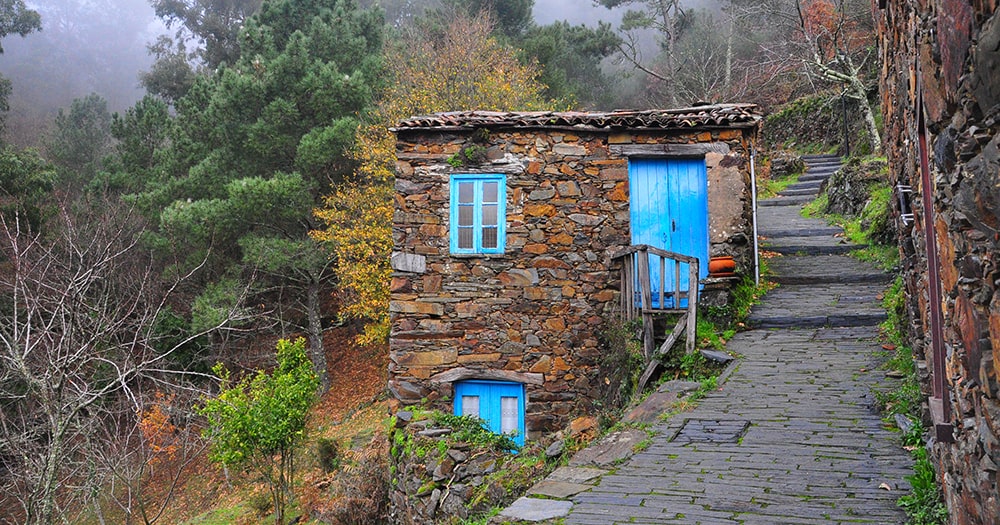 A cozy spot in Cerdeira Village. © Aldeias do Xisto.