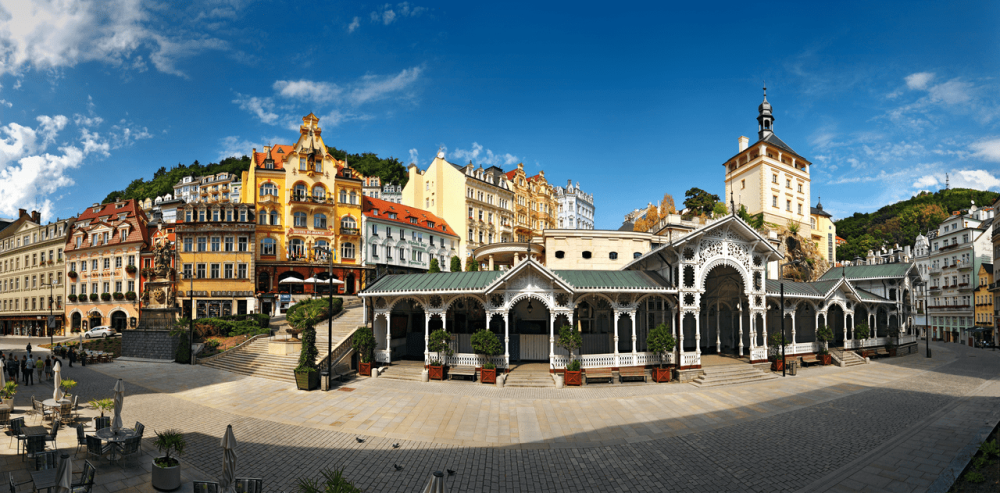 Take a selfie at the picturesque Market Colonnade in Karlovy Vary - the white wooden building, built in the Swiss style covering the springs for more than a hundred years, © CzechTourism, Ladislav Renner