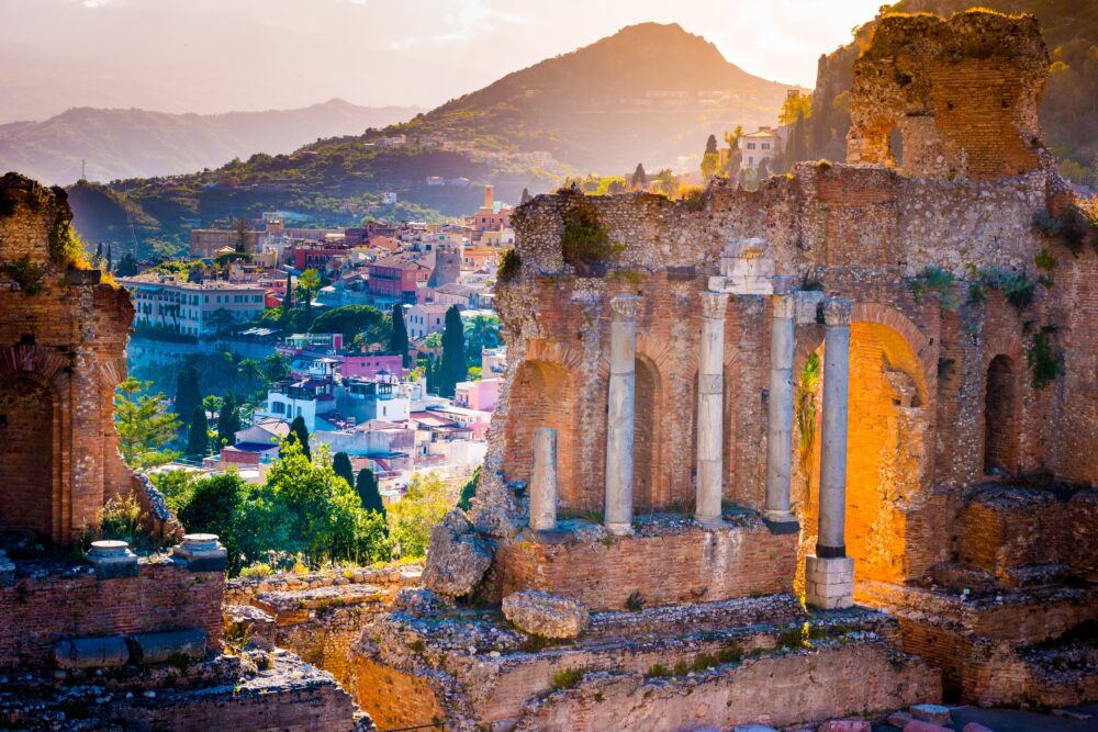 Antigas ruinas na Sicília