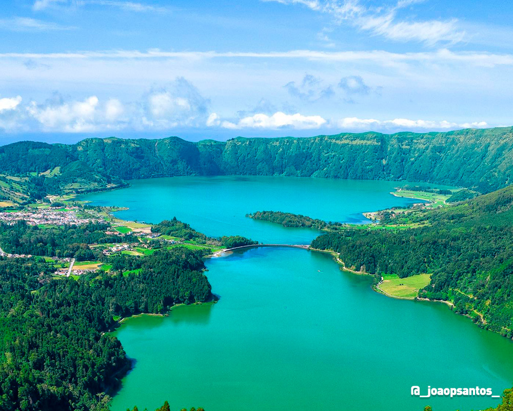 Os dois lagos na Ilha de São Miguel, Açores
