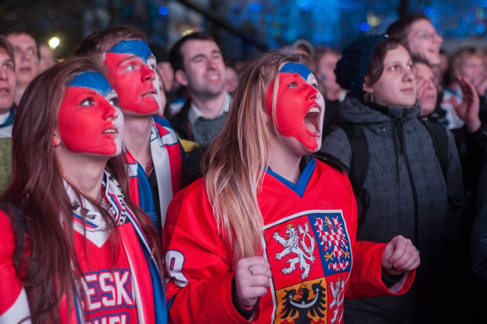 Show your support in red and blue with Czech ice hockey fans!