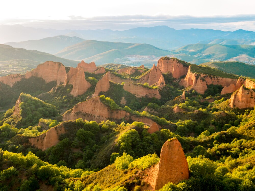You won't forget the beautiful colors at sunset at Las Médulas, the largest open-cut mines from the ancient Roman Empire