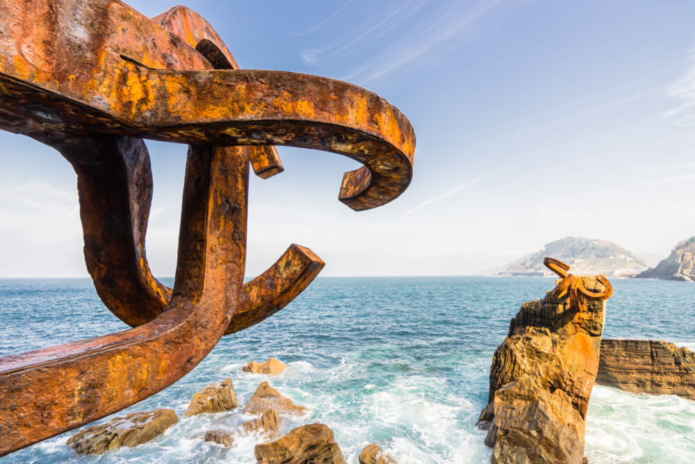 Enjoy art by the sea, such as “Peine del Viento” or “Wind Comb”, one of the best-known works by Chillida. 