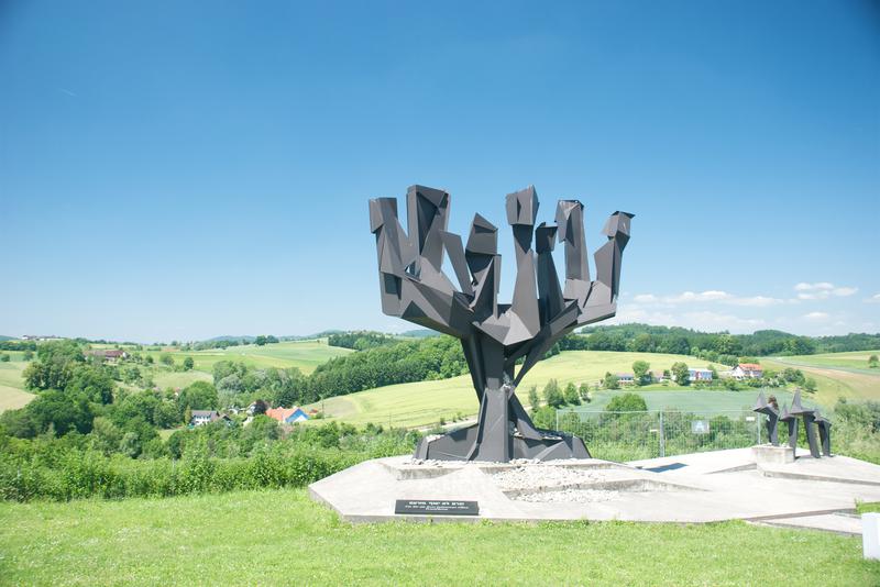 Memorial statue located in Mauthausen-Gusen.